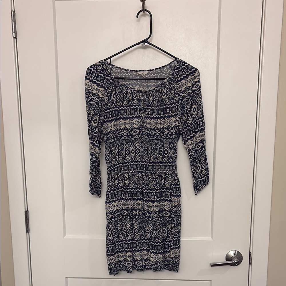 Elegant Navy and White Patterned Dress